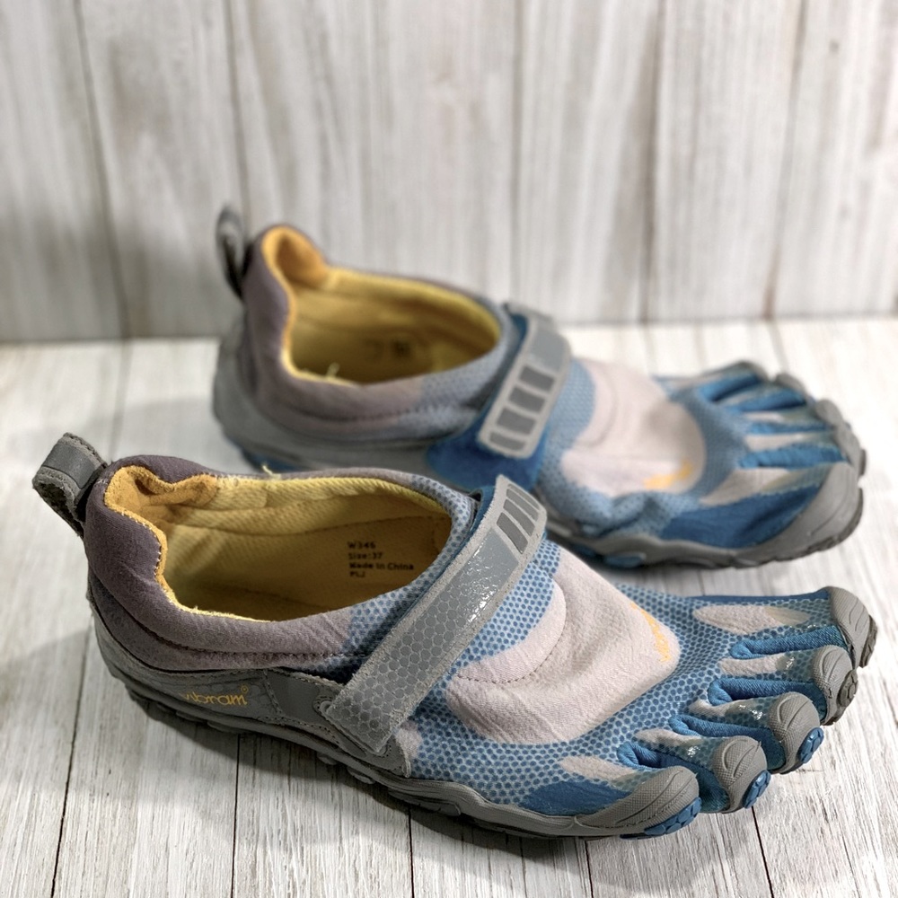Vibram Women’s FiveFingers Bikila Blue Gray Shoes Running Size 7-7.5 EU 37 W346
